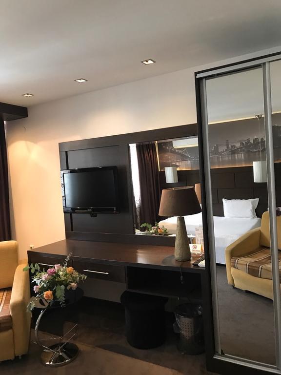 Hotel Kardinal ブラゴエヴグラト エクステリア 写真